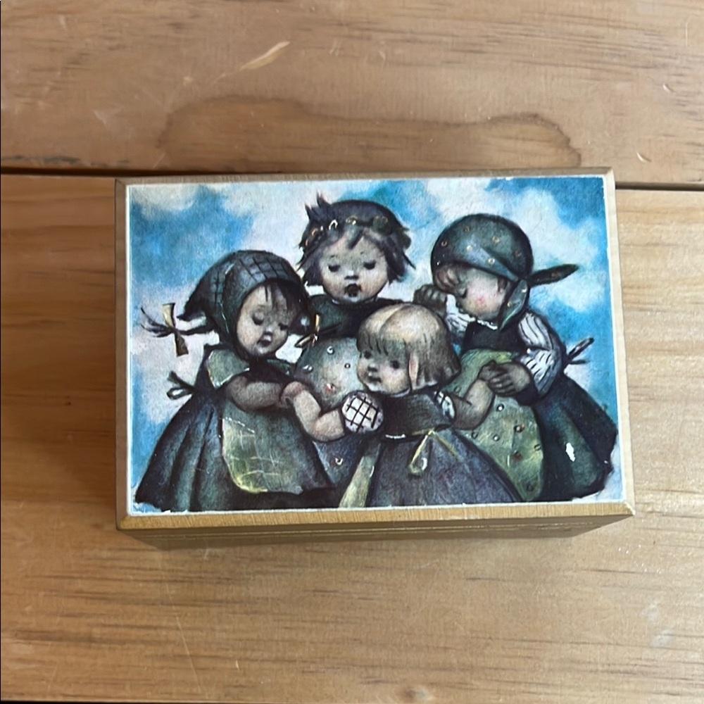 Goebel Hummel Collectors Set - Picture 12 of 15